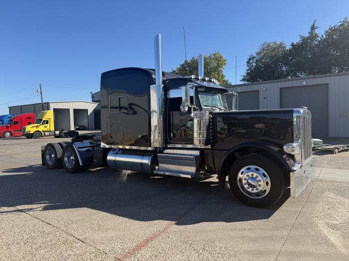 2023 Peterbilt 389-24