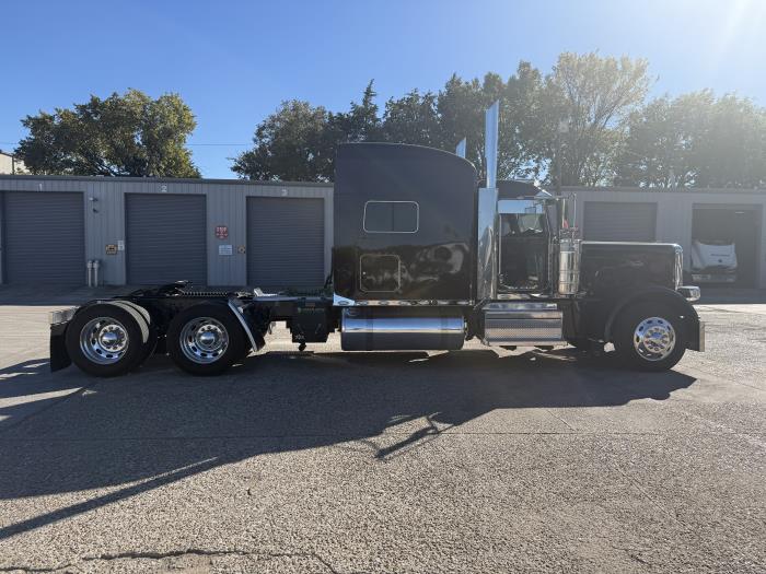 2023 Peterbilt 389-29