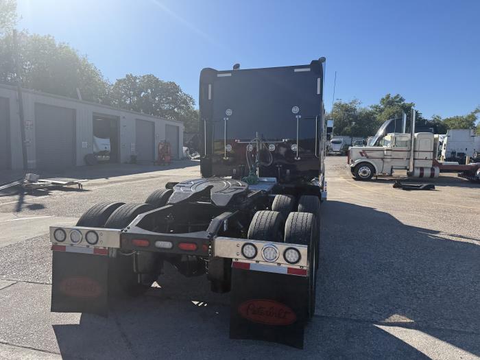2023 Peterbilt 389-34