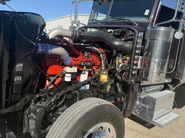 2023 Peterbilt 389-44