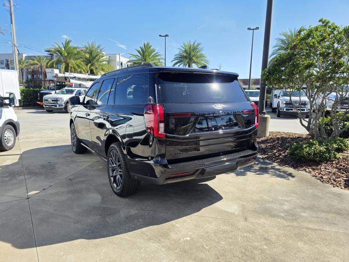 2025 Ford Expedition-7