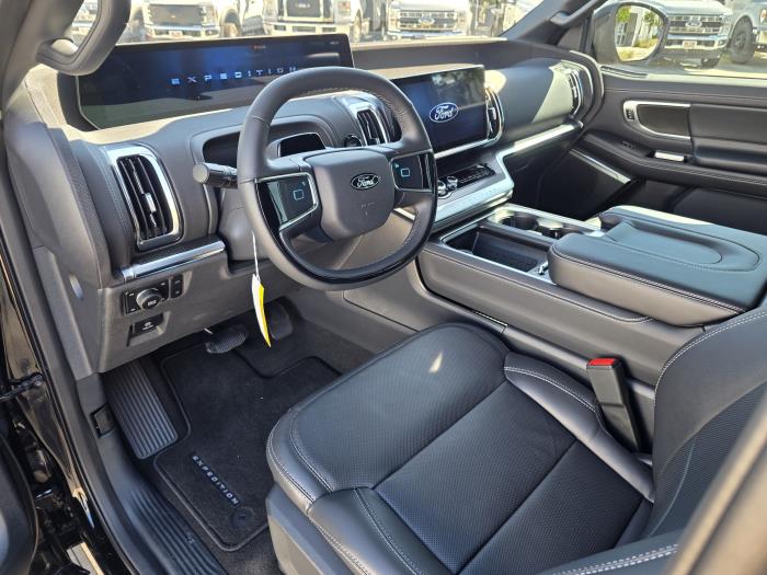 2025 Ford Expedition-13