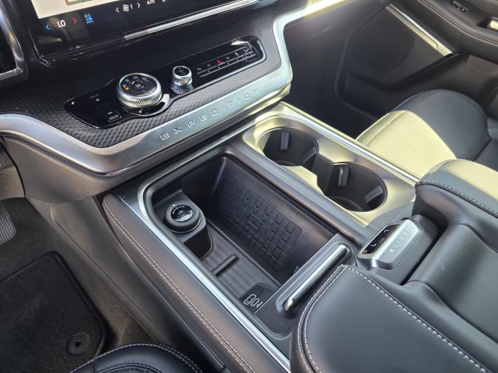 2025 Ford Expedition-18