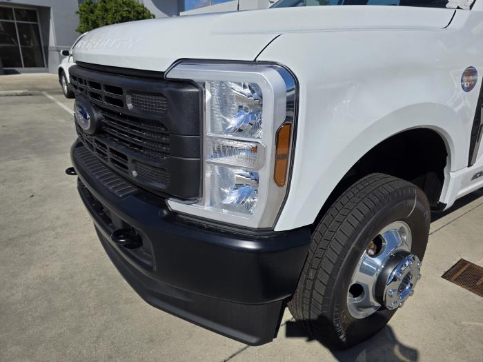 2025 Ford F-350-9
