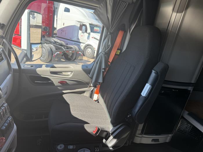 2021 Peterbilt 579-7