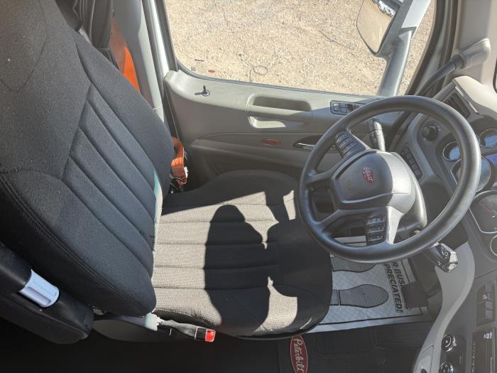 2021 Peterbilt 579-12