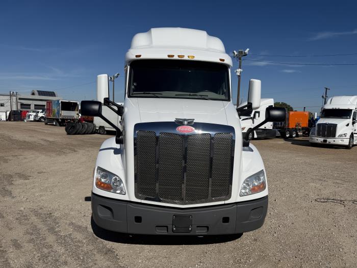 2021 Peterbilt 579-18