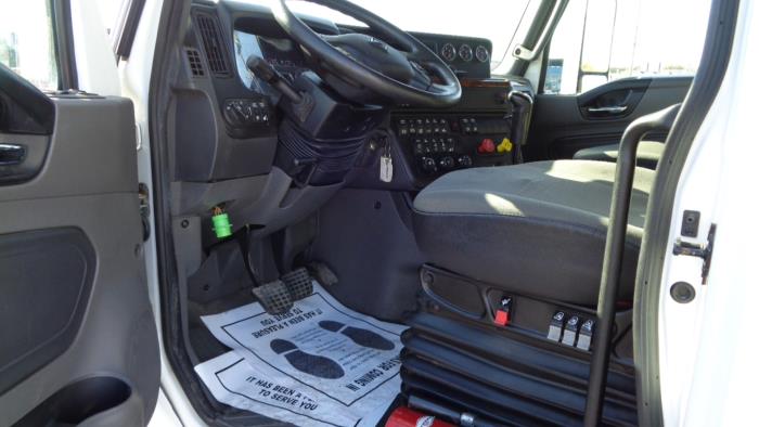 2021 International LT625-11