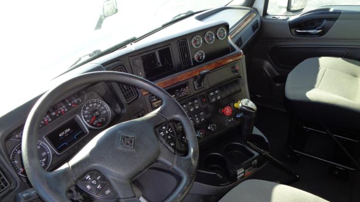 2021 International LT625-12