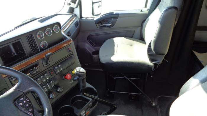 2021 International LT625-13