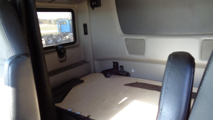 2021 International LT625-14