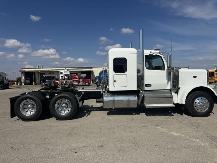 2026 Peterbilt 589-7
