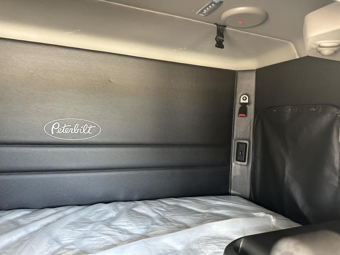2026 Peterbilt 589-11
