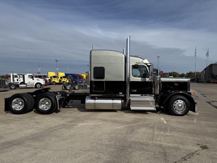 2026 Peterbilt 589-25