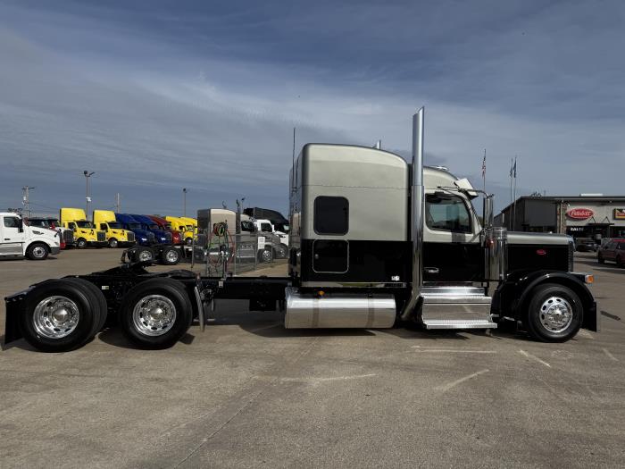 2026 Peterbilt 589-26