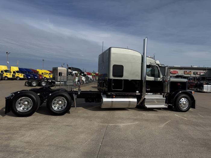 2026 Peterbilt 589-27