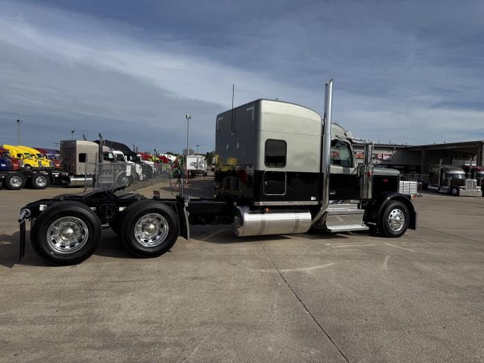 2026 Peterbilt 589-28