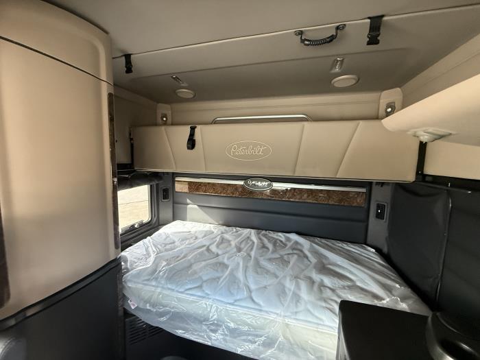 2026 Peterbilt 589-36