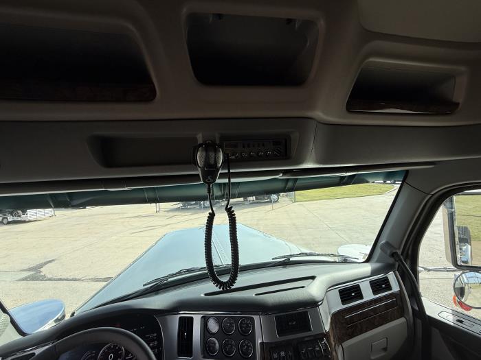 2026 Peterbilt 589-42