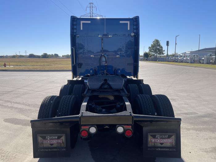 2023 Peterbilt 389-11