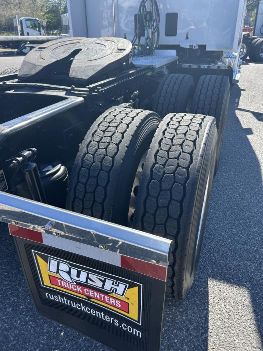 2022 Peterbilt 579-8