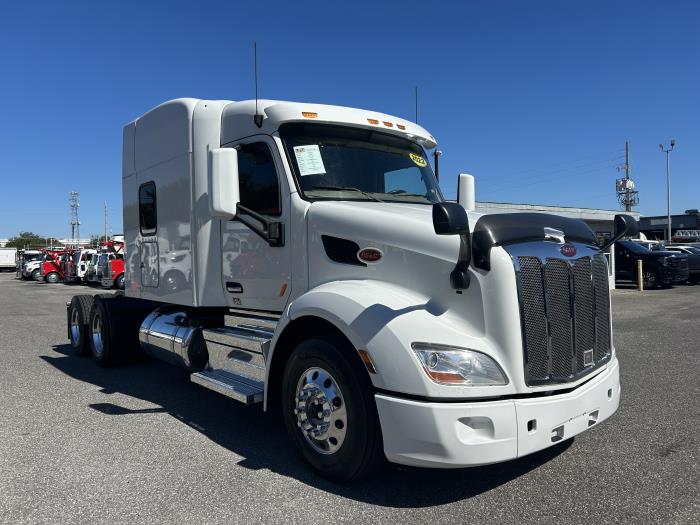 2022 Peterbilt 579-10