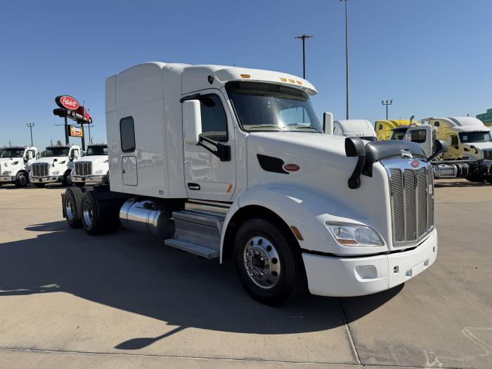 2022 Peterbilt 579-8