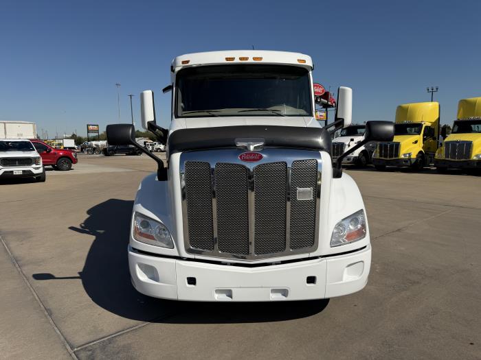 2022 Peterbilt 579-9