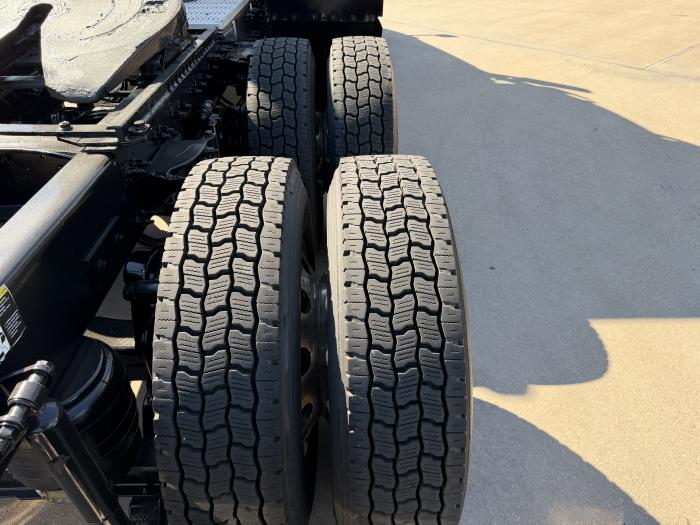 2022 Peterbilt 579-12