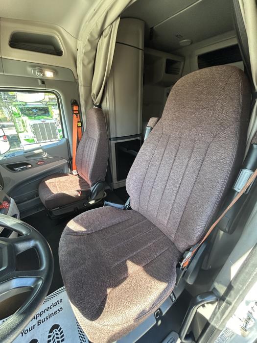 2022 Peterbilt 579-18