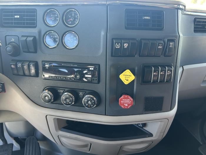 2022 Peterbilt 579-19