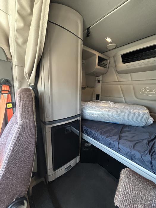 2022 Peterbilt 579-22