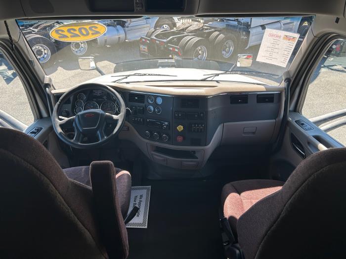 2022 Peterbilt 579-27