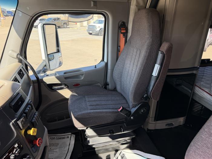 2022 Peterbilt 579-26