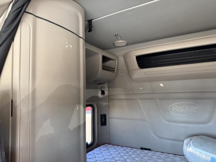 2022 Peterbilt 579-29