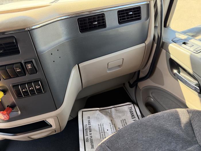 2022 Peterbilt 579-34