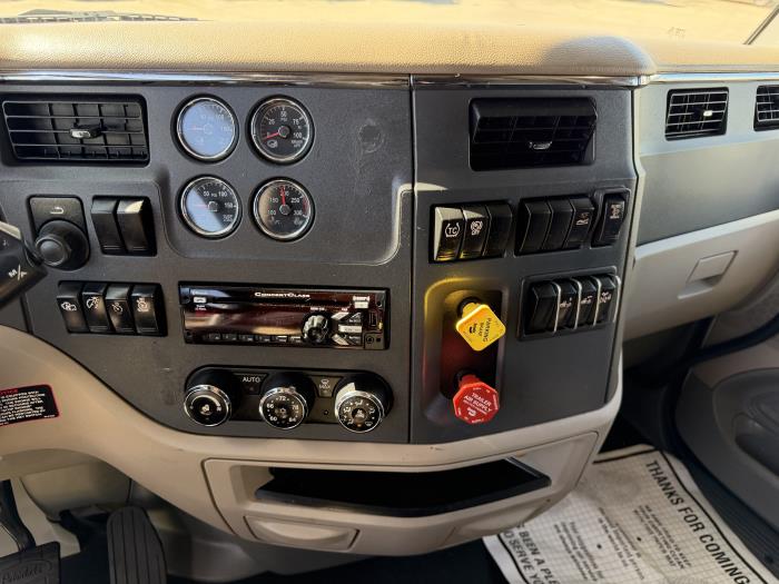 2022 Peterbilt 579-35