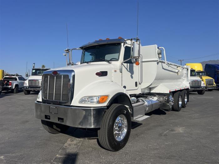 2020 Peterbilt 348-2