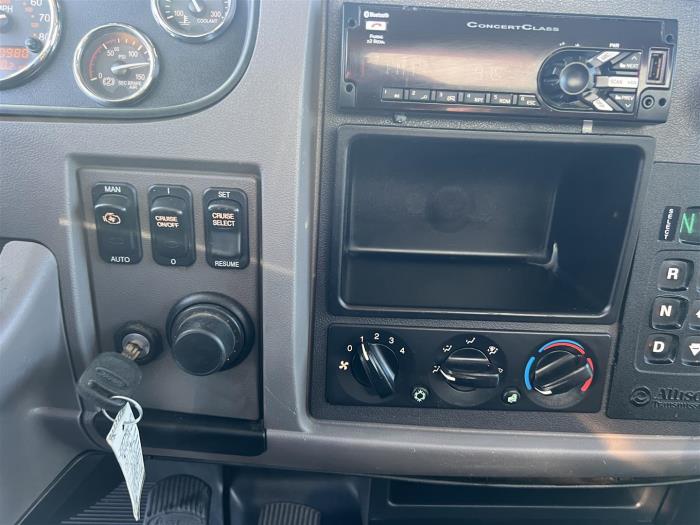 2020 Peterbilt 348-23