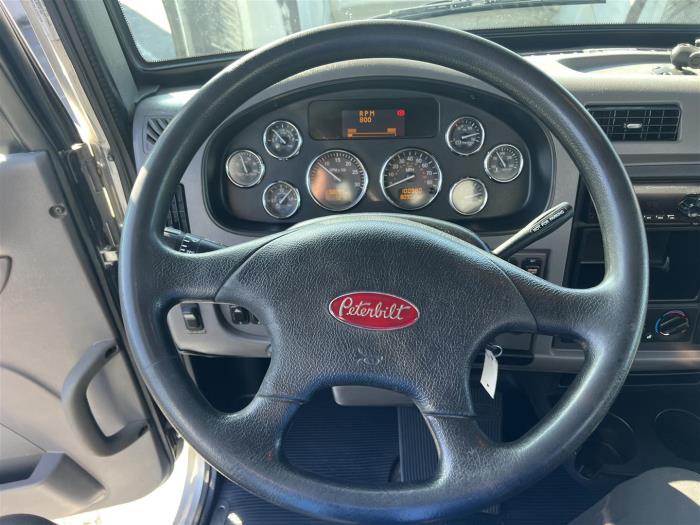 2020 Peterbilt 348-26