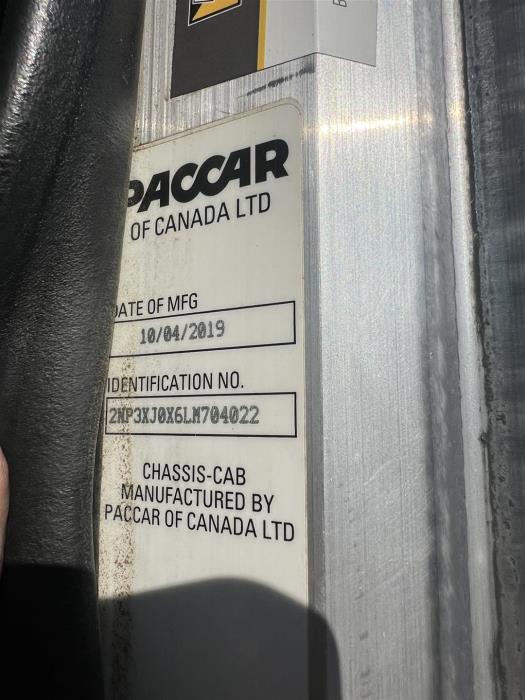 2020 Peterbilt 348-28