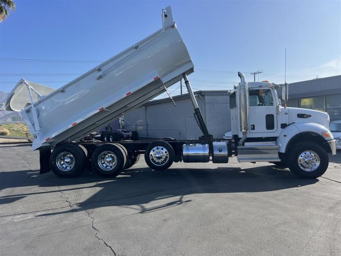 2020 Peterbilt 348-33