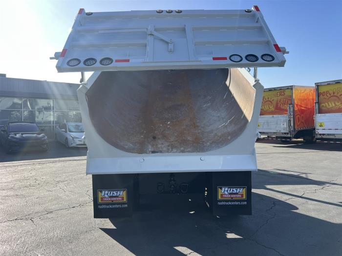 2020 Peterbilt 348-35