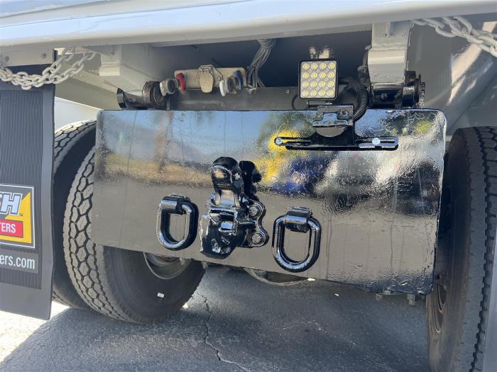 2019 Peterbilt 348-12