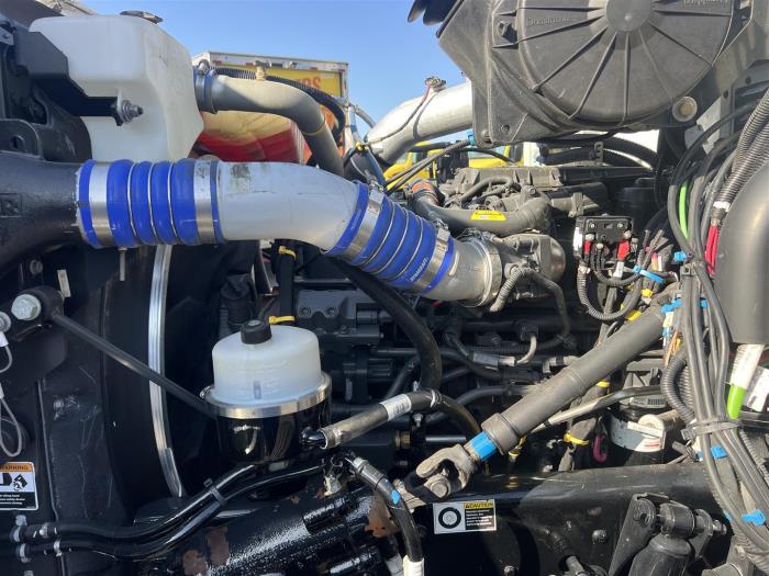 2019 Peterbilt 348-18