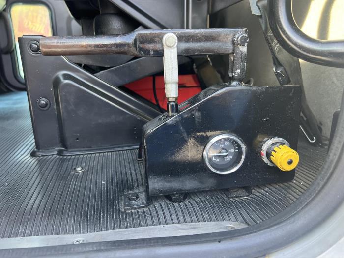 2019 Peterbilt 348-23