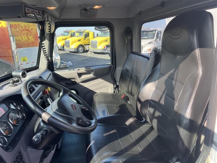 2019 Peterbilt 348-24