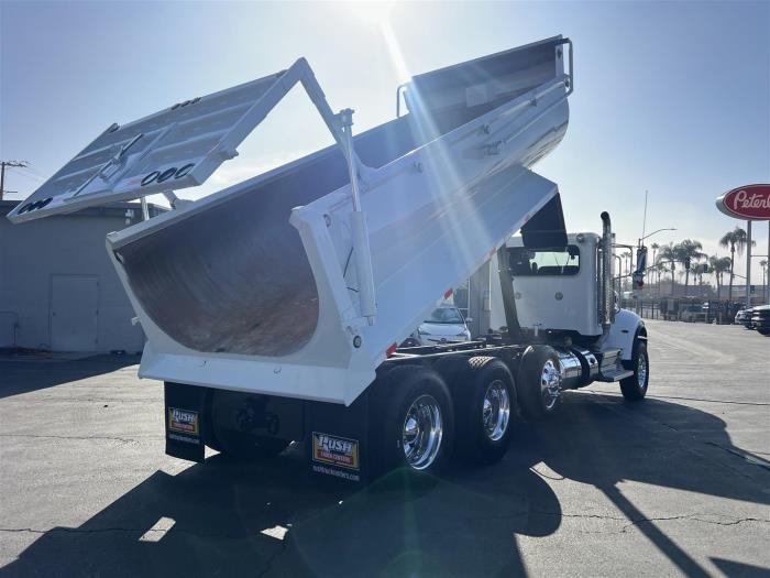 2019 Peterbilt 348-32
