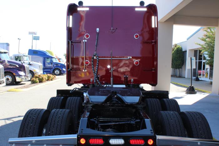 2023 Peterbilt 389-5