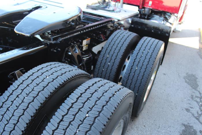 2023 Peterbilt 389-6